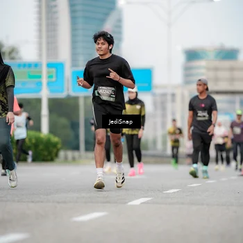 Runner Photo 6687014
