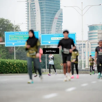 Runner Photo 6687017