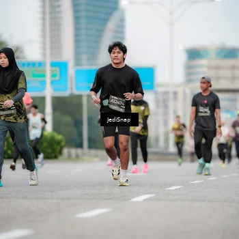 Runner Photo 6687024