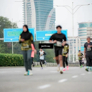 Runner Photo 6687028