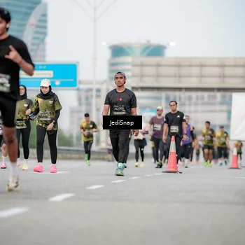 Runner Photo 6687031