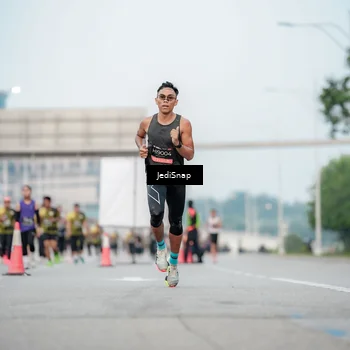 Runner Photo 6687057