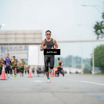 Runner Photo 6687062