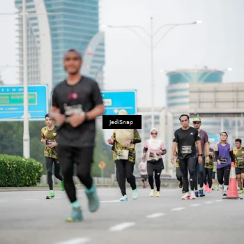 Runner Photo 6687087