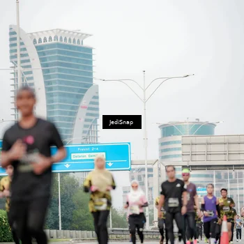Runner Photo 6687124