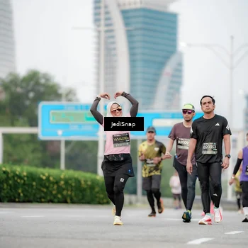 Runner Photo 6687148