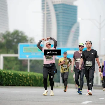 Runner Photo 6687156