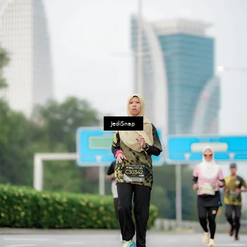 Runner Photo 6687162