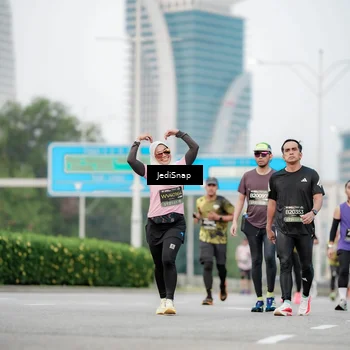 Runner Photo 6687178