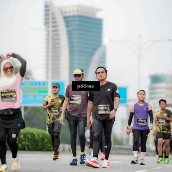 Runner Photo 6687183