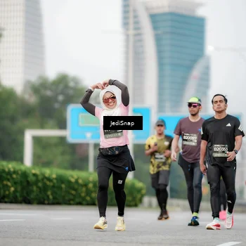 Runner Photo 6687189