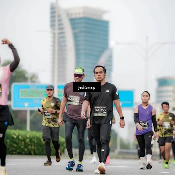 Runner Photo 6687190