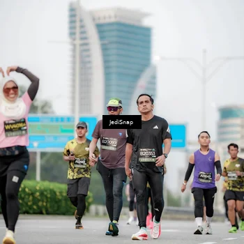 Runner Photo 6687193