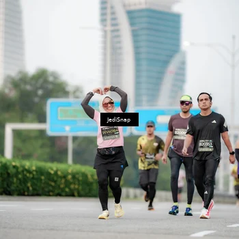 Runner Photo 6687197
