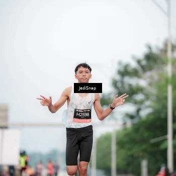 Runner Photo 6687205