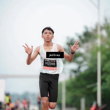 Runner Photo 6687212