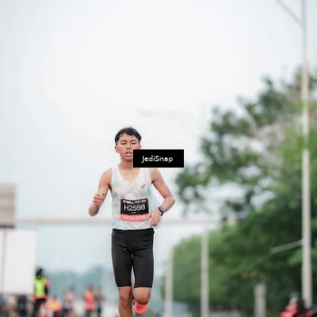 Runner Photo 6687214