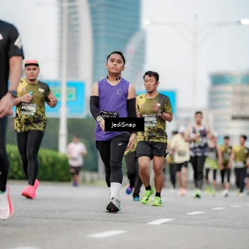 Runner Photo 6687222