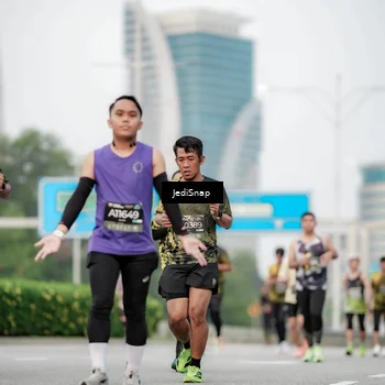 Runner Photo 6687256