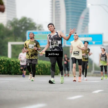 Runner Photo 6687287