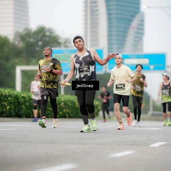 Runner Photo 6687291