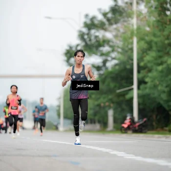 Runner Photo 6687307