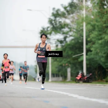 Runner Photo 6687312