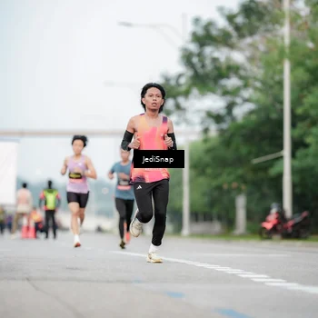 Runner Photo 6687340
