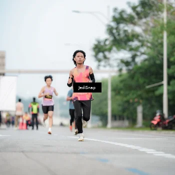 Runner Photo 6687341