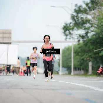 Runner Photo 6687352