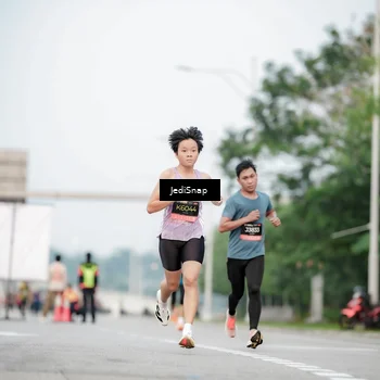 Runner Photo 6687365