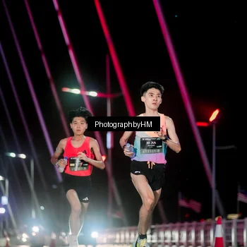Runner Photo 6687397
