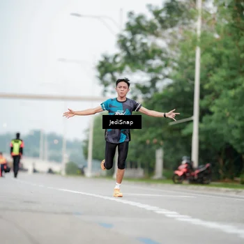 Runner Photo 6687465