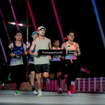 Runner Photo 6687475