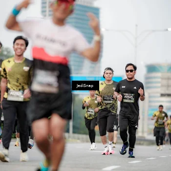 Runner Photo 6687492