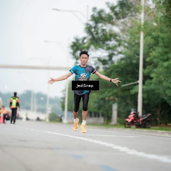 Runner Photo 6687493