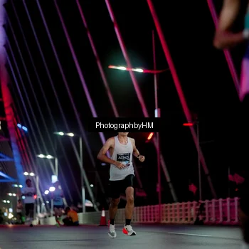 Runner Photo 6687511