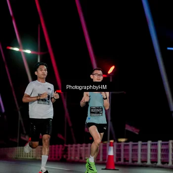 Runner Photo 6687545