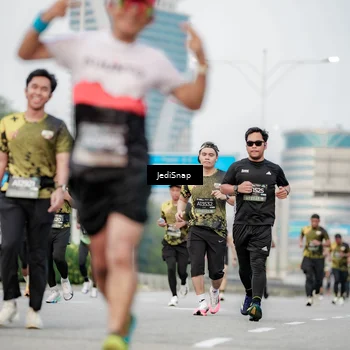 Runner Photo 6687570