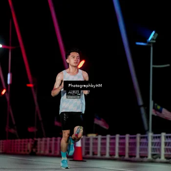 Runner Photo 6687579