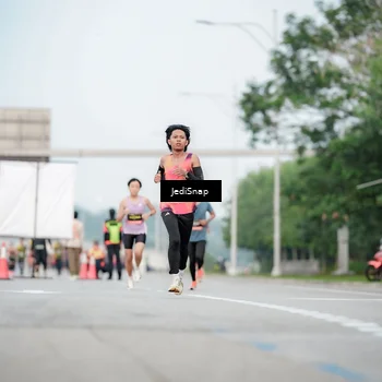 Runner Photo 6687591