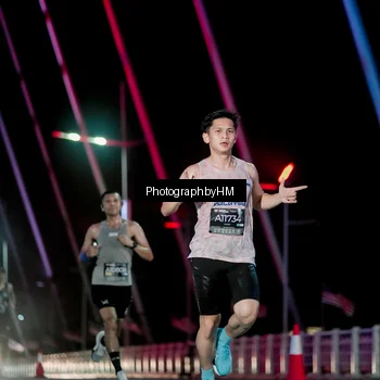 Runner Photo 6687675