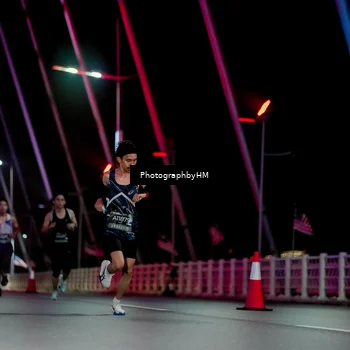 Runner Photo 6687845