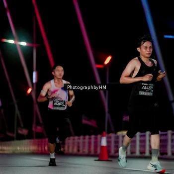 Runner Photo 6687876