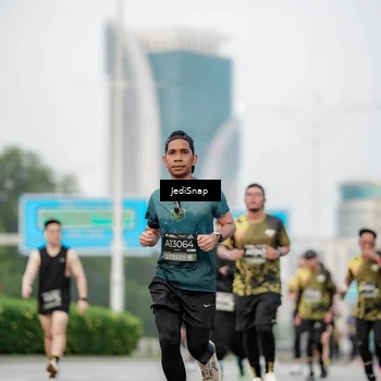Runner Photo 6687892