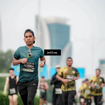 Runner Photo 6687925