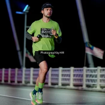Runner Photo 6688024
