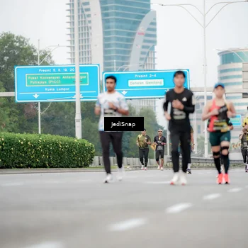 Runner Photo 6688504