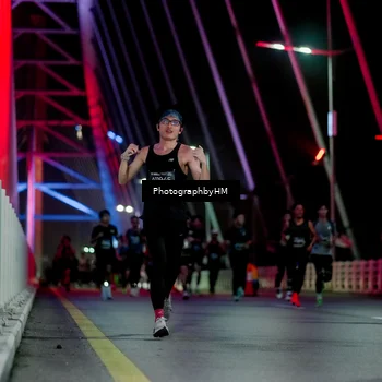 Runner Photo 6688659