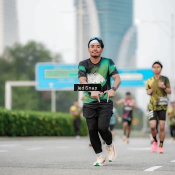 Runner Photo 6688739